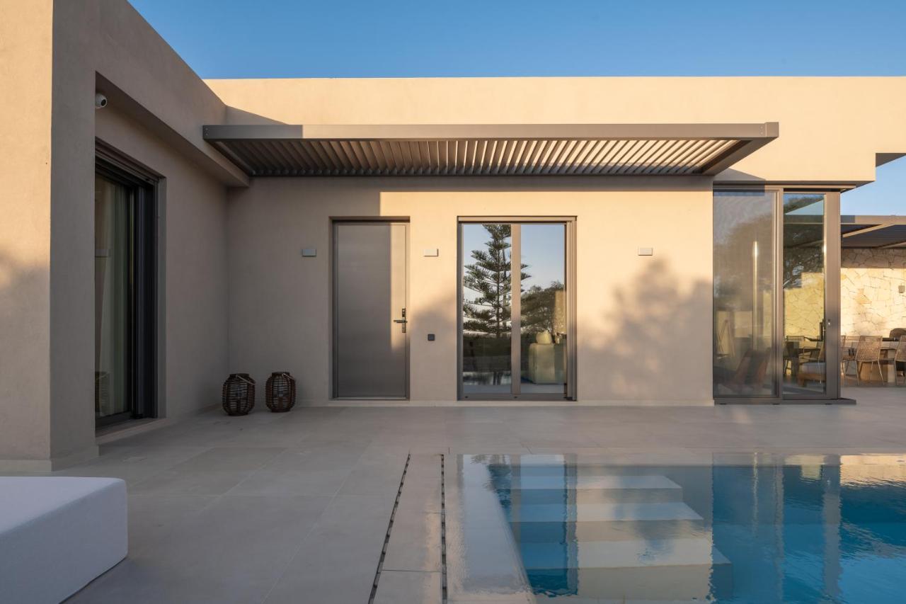 Athina Luxury Villa, With Pool & Walk To The Beach, By Thinkvilla Chania  Exterior photo