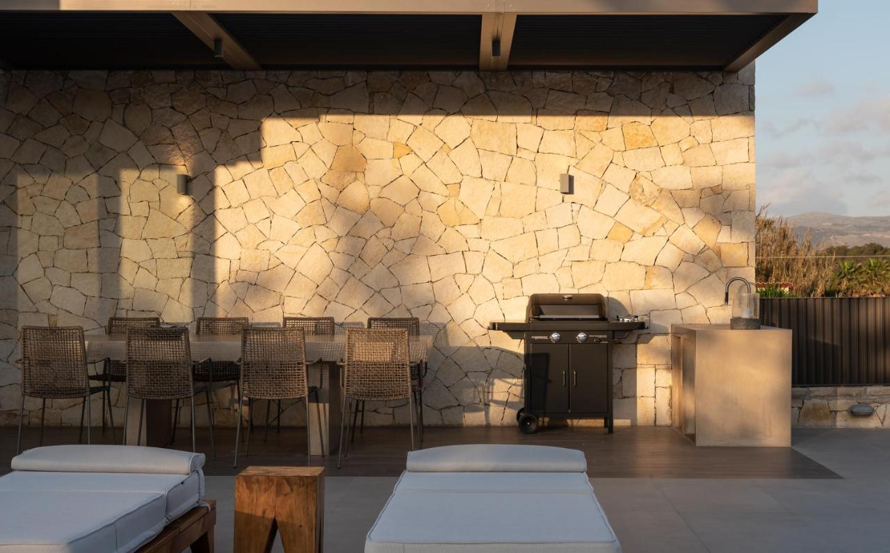 Athina Luxury Villa, With Pool & Walk To The Beach, By Thinkvilla Chania  Exterior photo