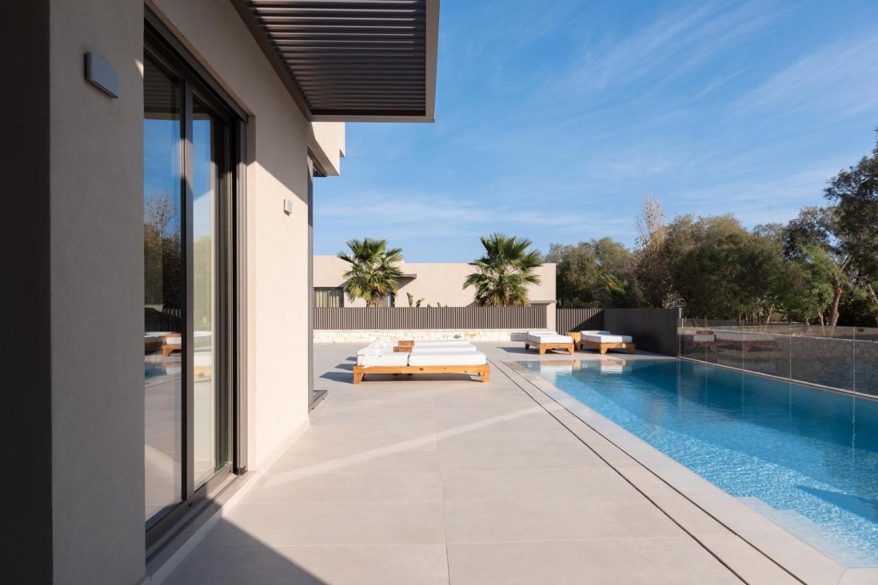 Athina Luxury Villa, With Pool & Walk To The Beach, By Thinkvilla Chania  Exterior photo