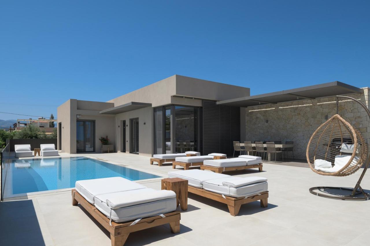 Athina Luxury Villa, With Pool & Walk To The Beach, By Thinkvilla Chania  Exterior photo